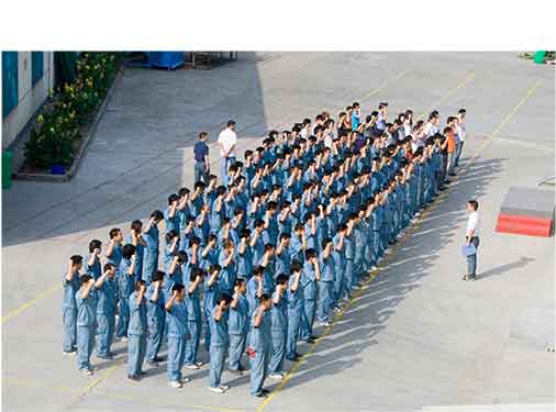 资深团队驻场，突发问题现场响应